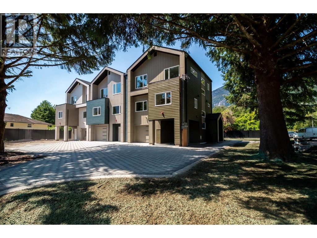 1108 Magee Street, Squamish
