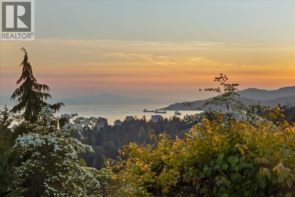982 Braeside Street, West Vancouver