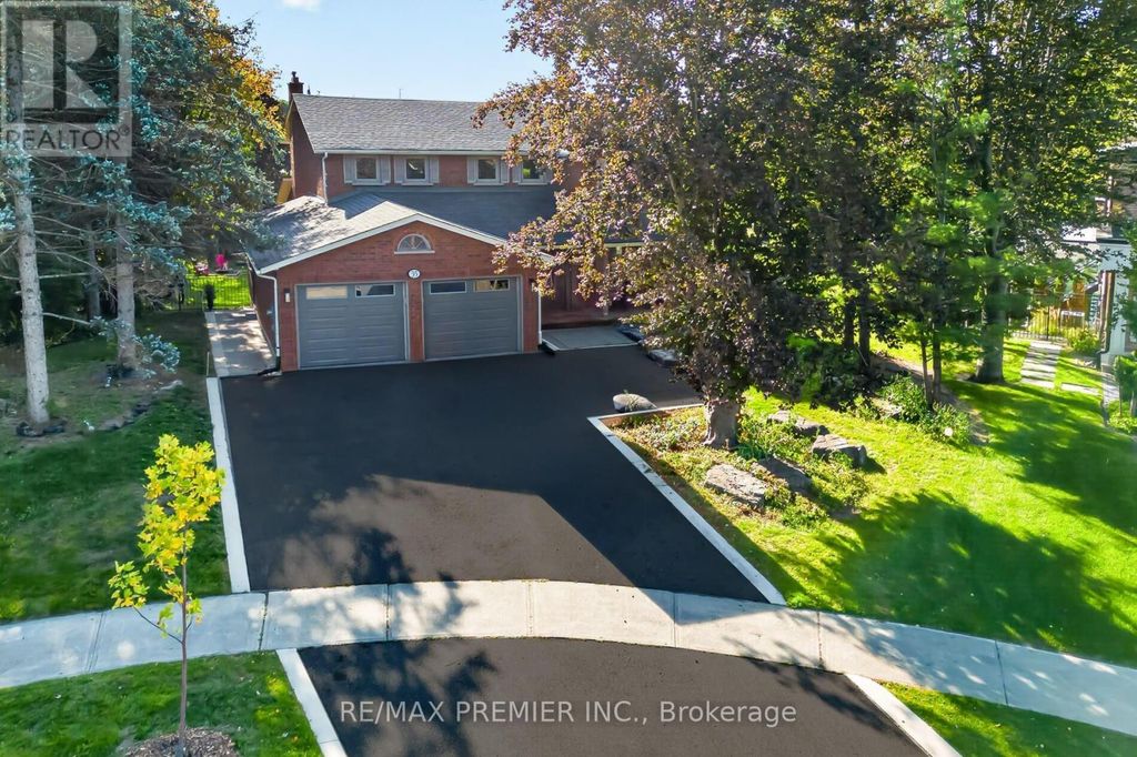 35 Yellow Pine Crescent, Vaughan (east Woodbridge)