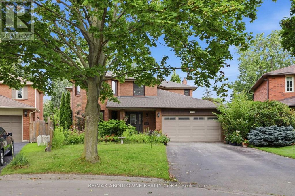 572 Harmony Avenue, Burlington (roseland)