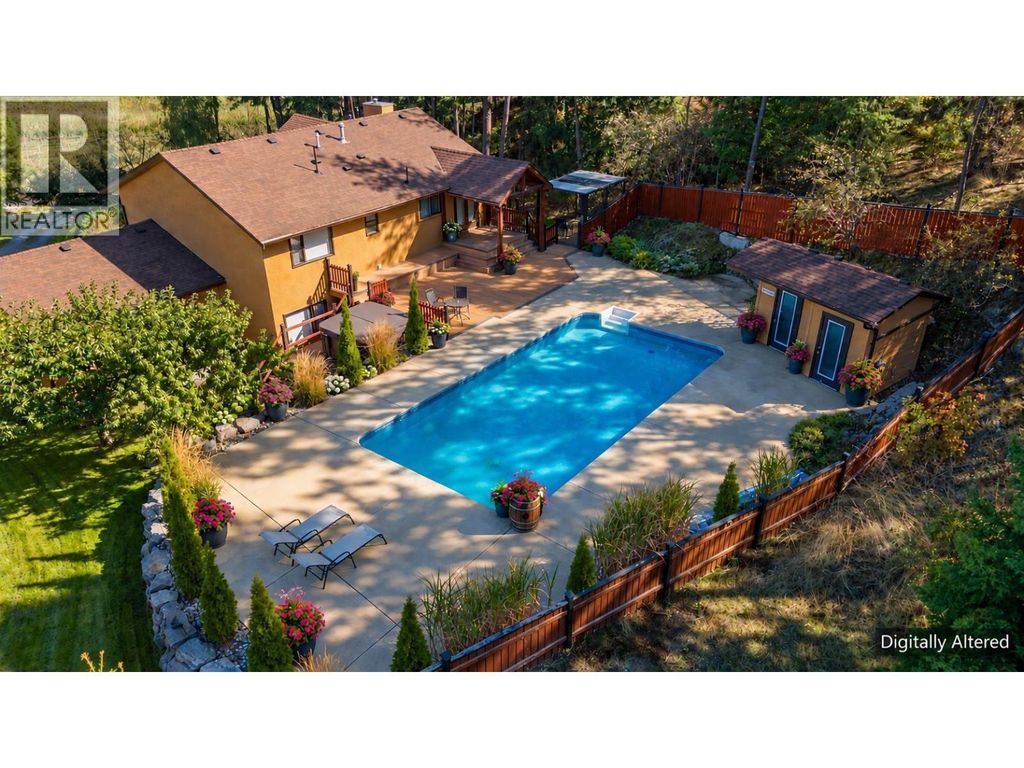 10590 Long Road, Lake Country