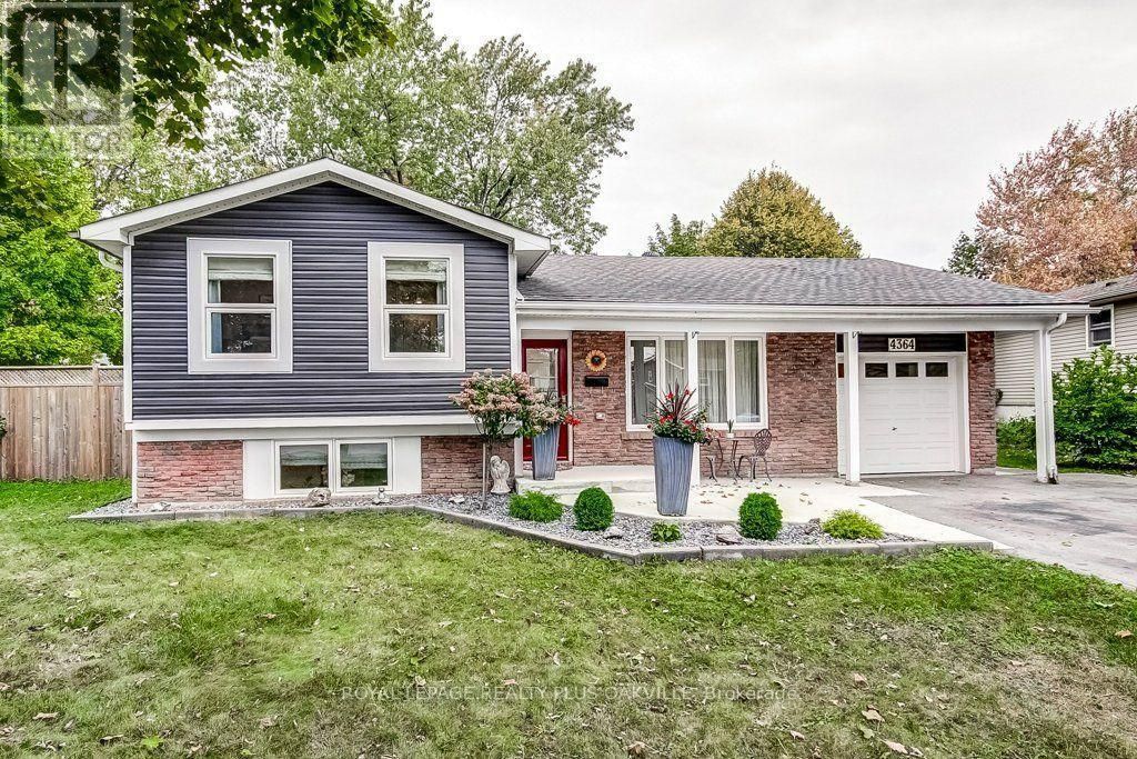 4364 Ayr Place, Burlington (shoreacres)