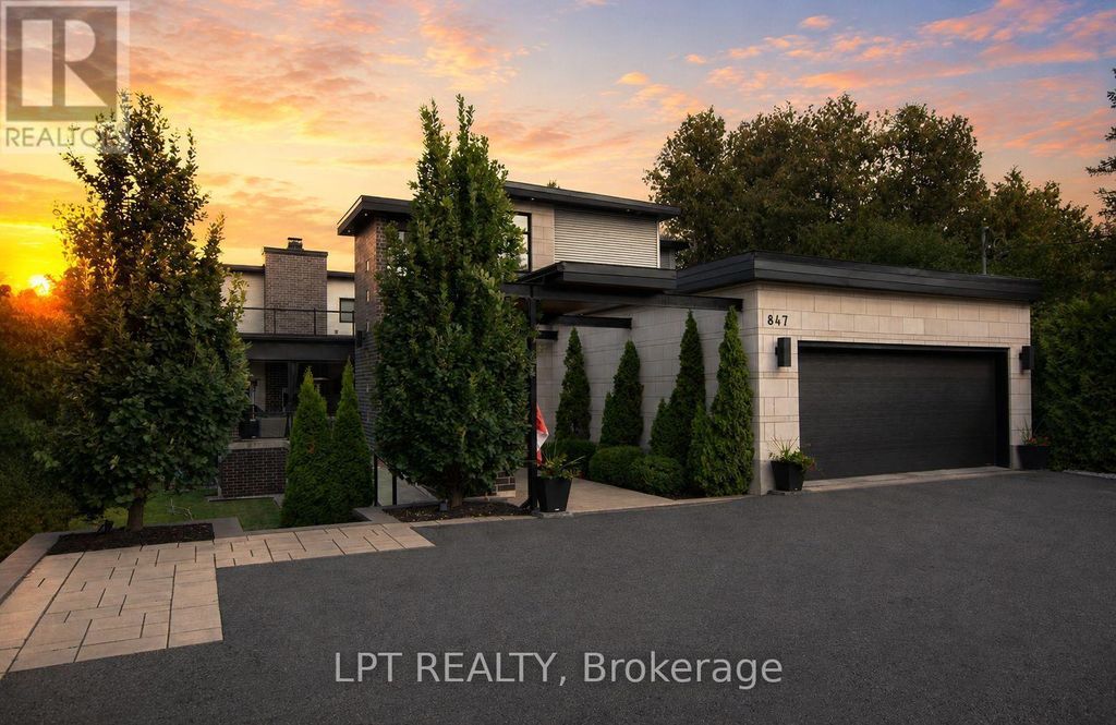 847 Walkley Road, Ottawa
