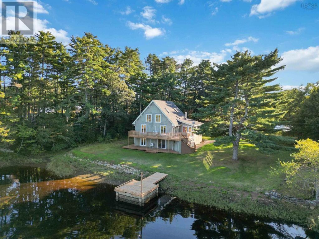 15 River Lane, Pleasantville