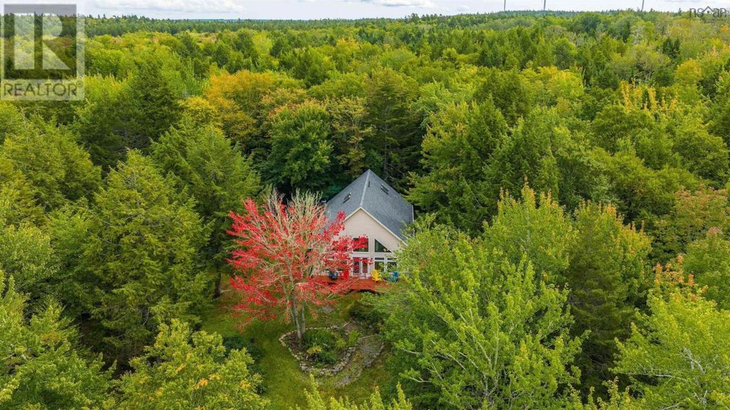 103 Canoe Lake Cove Road, Leminster