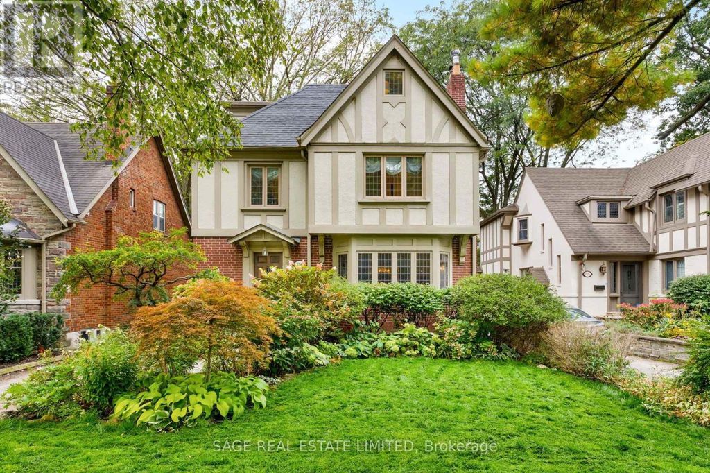 124 Brentwood Road N, Toronto (kingsway South)