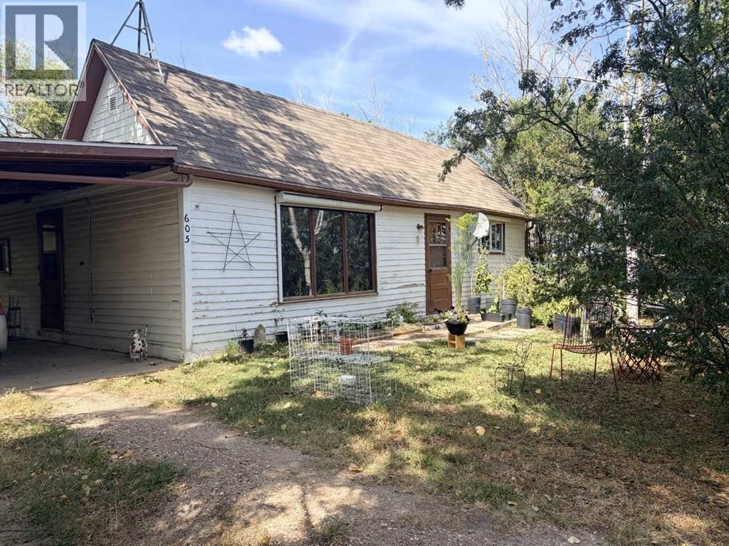 605 Railway Avenue, Trochu