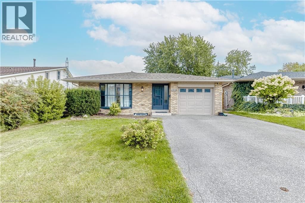 2358 Arnold Crescent, Burlington