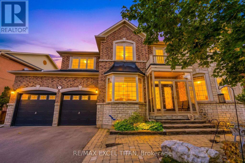7 Braydon Boulevard, Brampton (vales Of Castlemore)