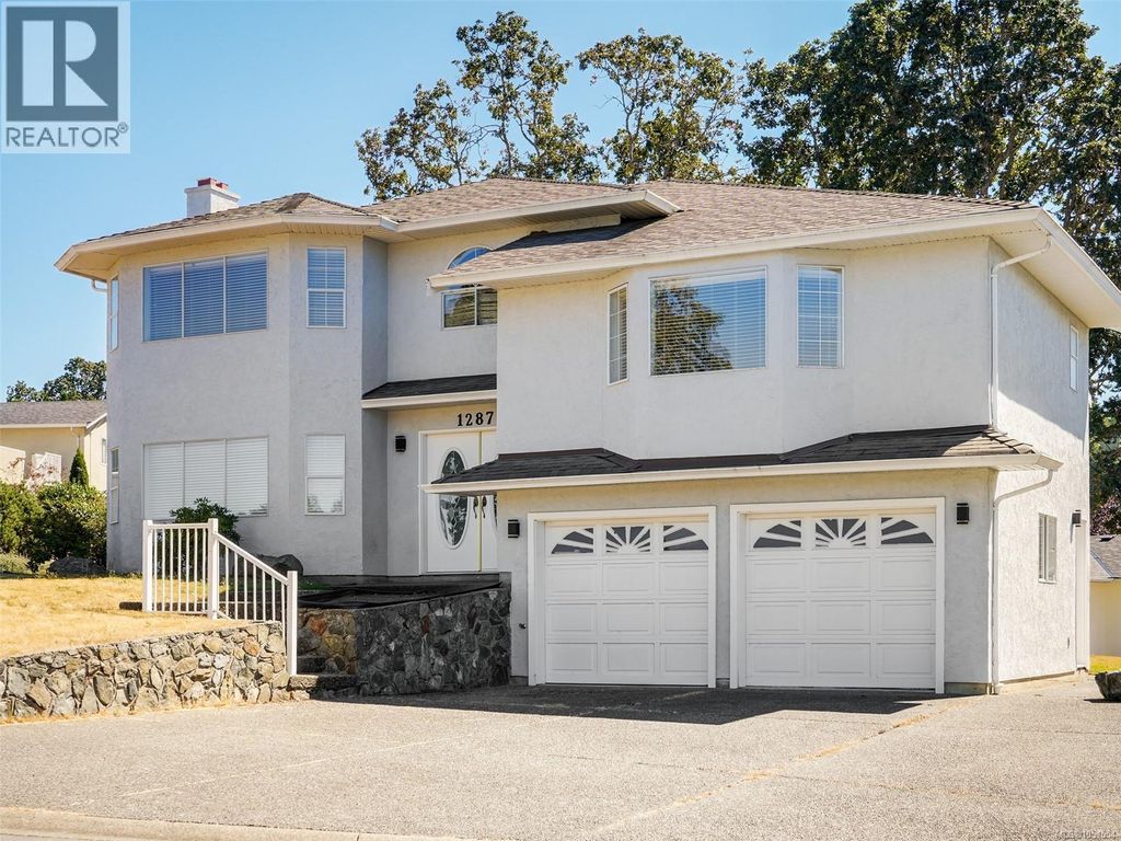 1287 Carmichael Crt, Saanich