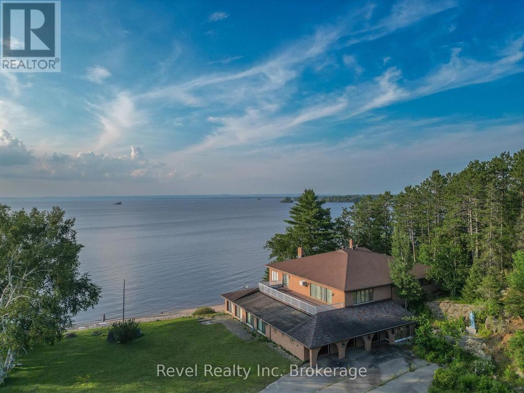 1278 Highway 654 Highway W, Callander