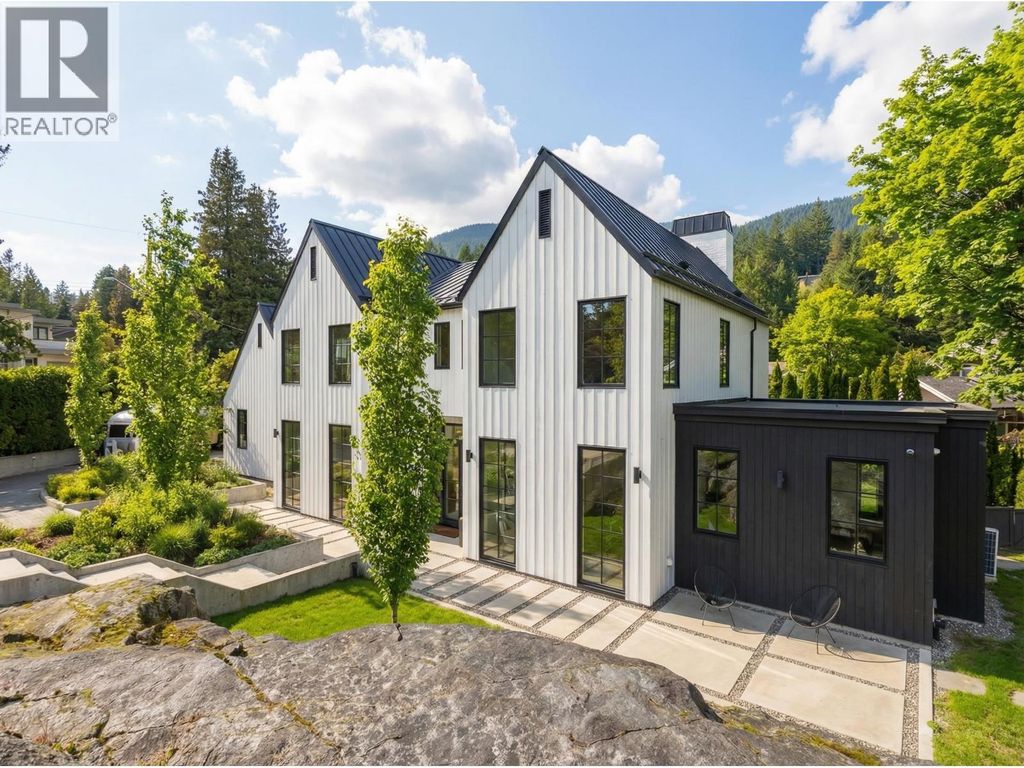 4050 Ripple Place, West Vancouver