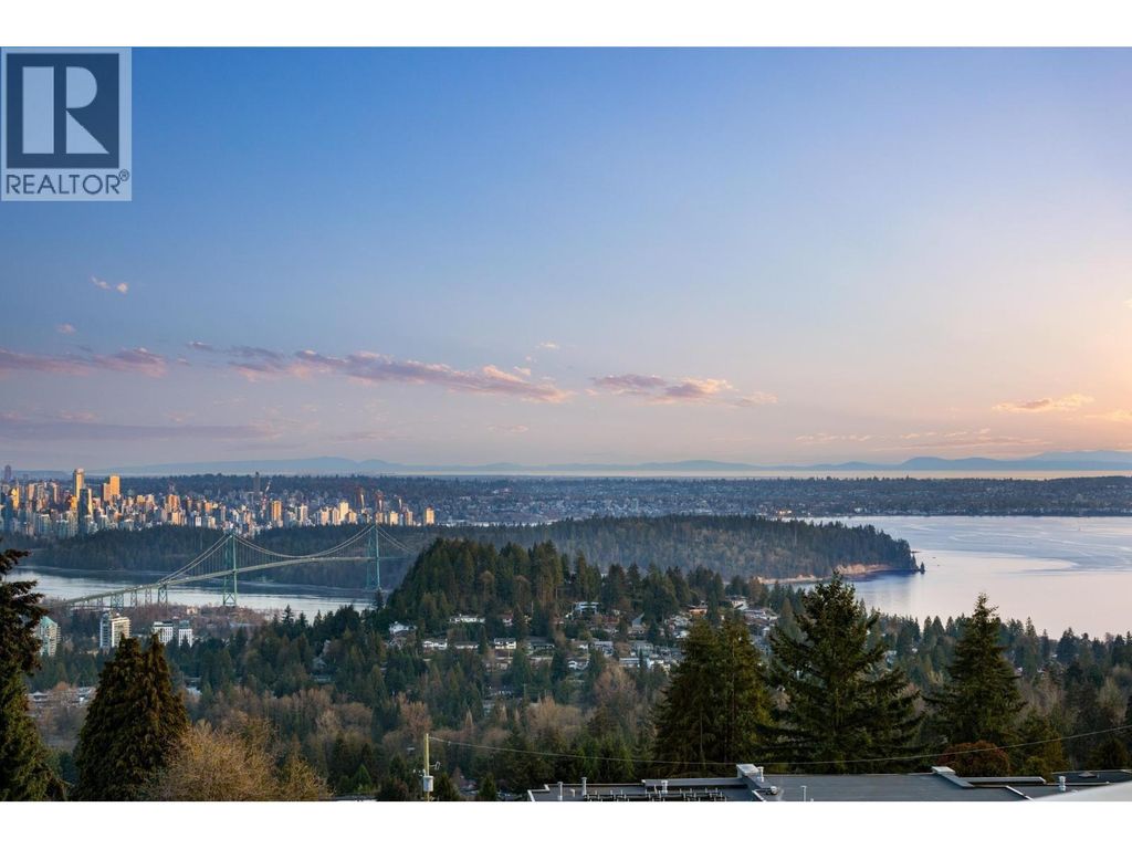 835 Farmleigh Road, West Vancouver