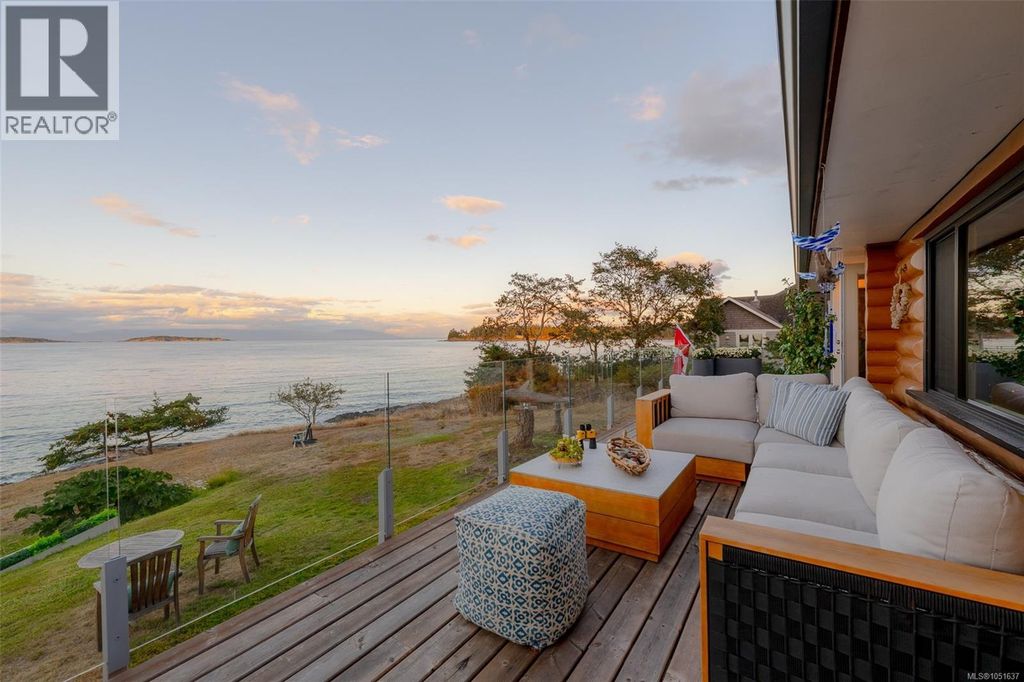 1388 Reef Rd, Nanoose Bay