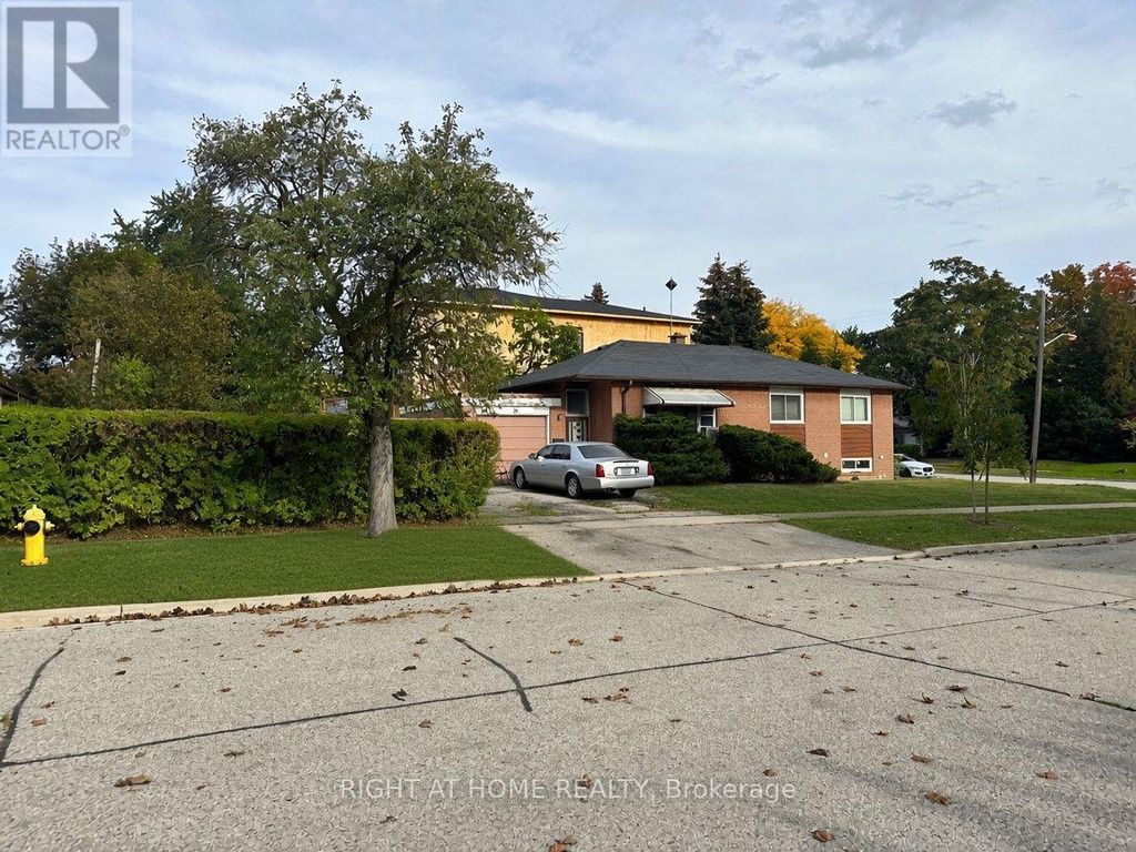 19 Upminster Crescent, Toronto (eringate-Centennial-West Deane)