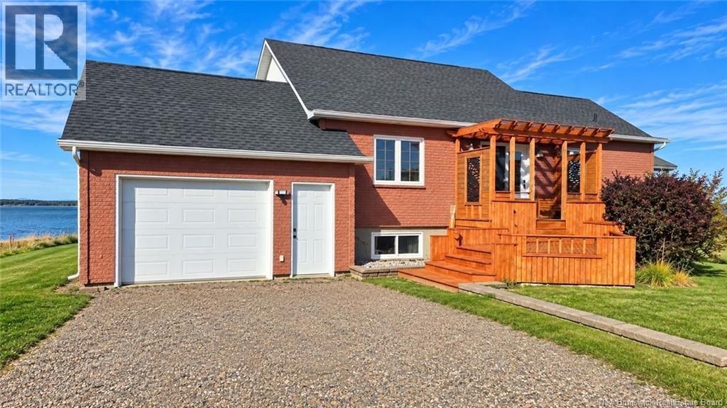 7739 Du Havres Street, Bas-Caraquet