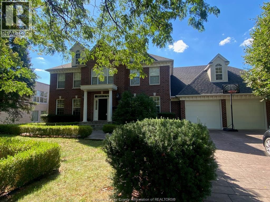 3435 Victoria, Windsor