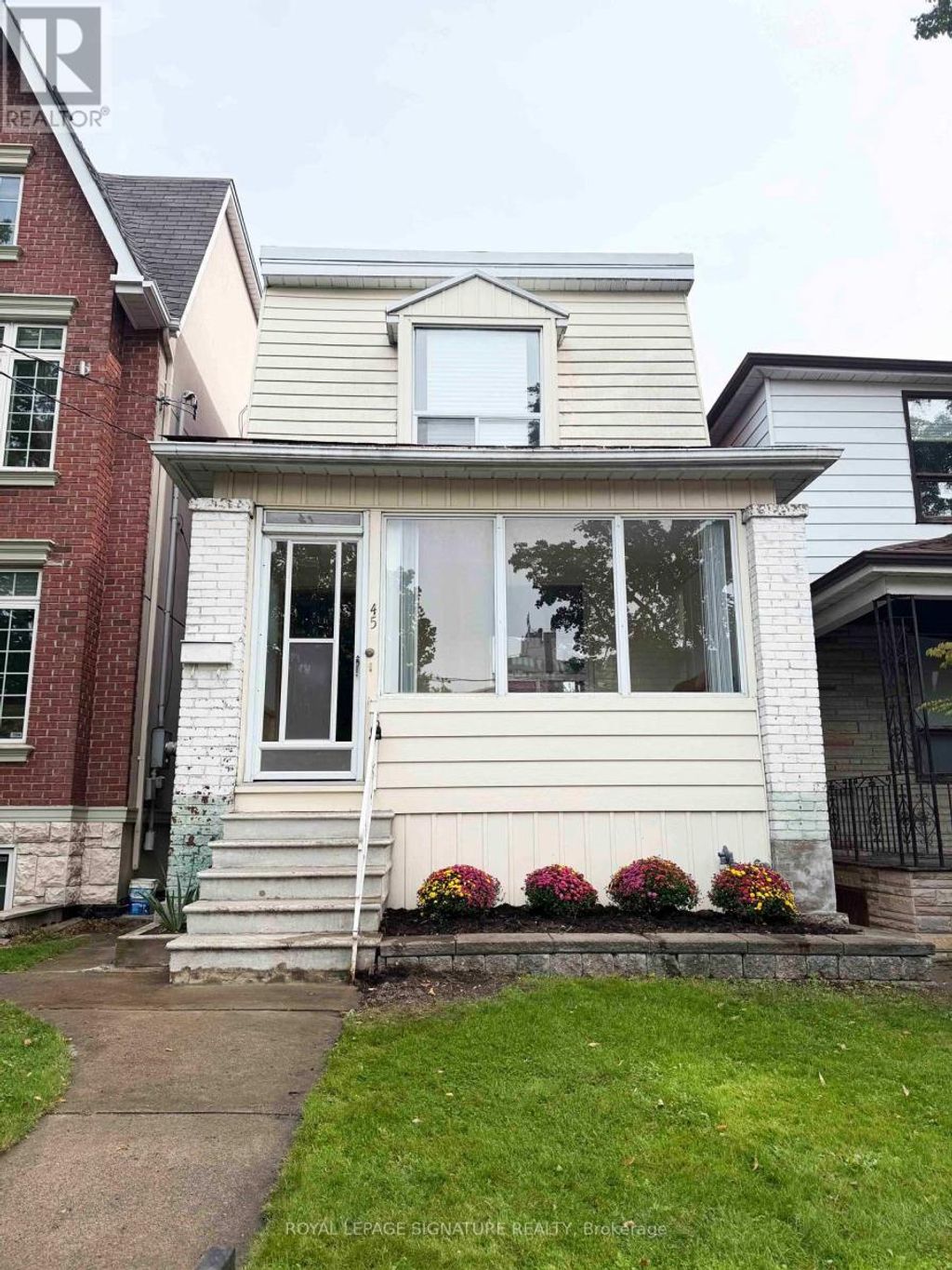 45 Eaton Avenue, Toronto (danforth)