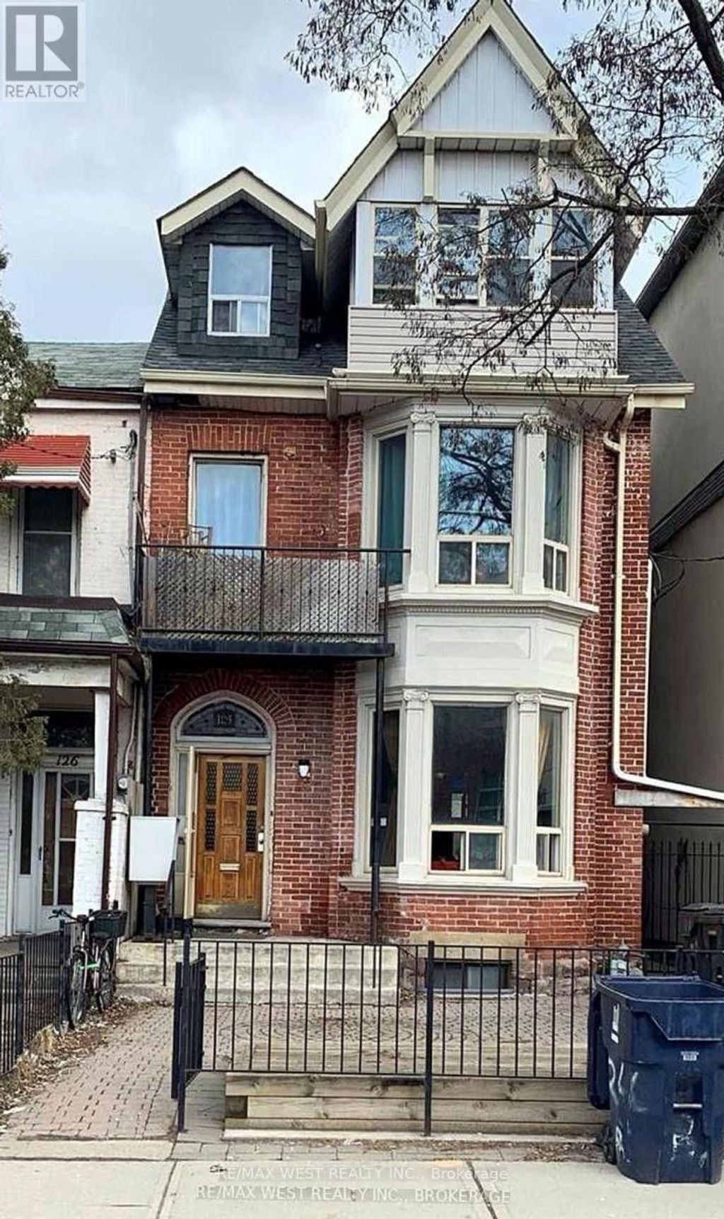 124 Baldwin Street, Toronto (kensington-Chinatown)