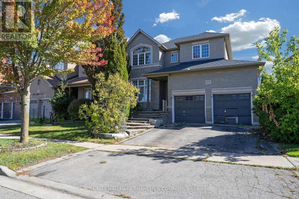 1529 Skyview Street, Oshawa (taunton)