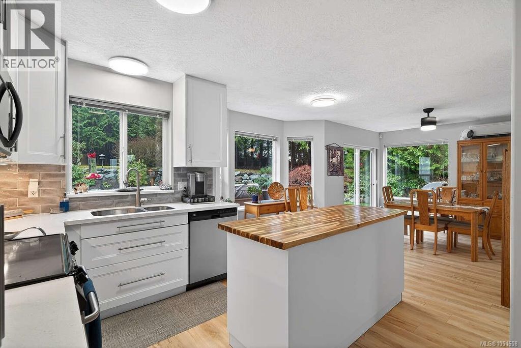 1136 Corcan Rd, Qualicum Beach