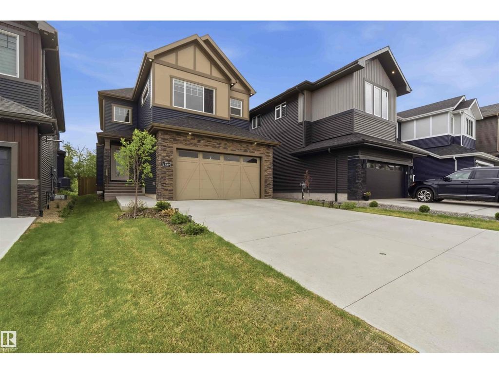 1527 Esaiw Pl Nw, Edmonton