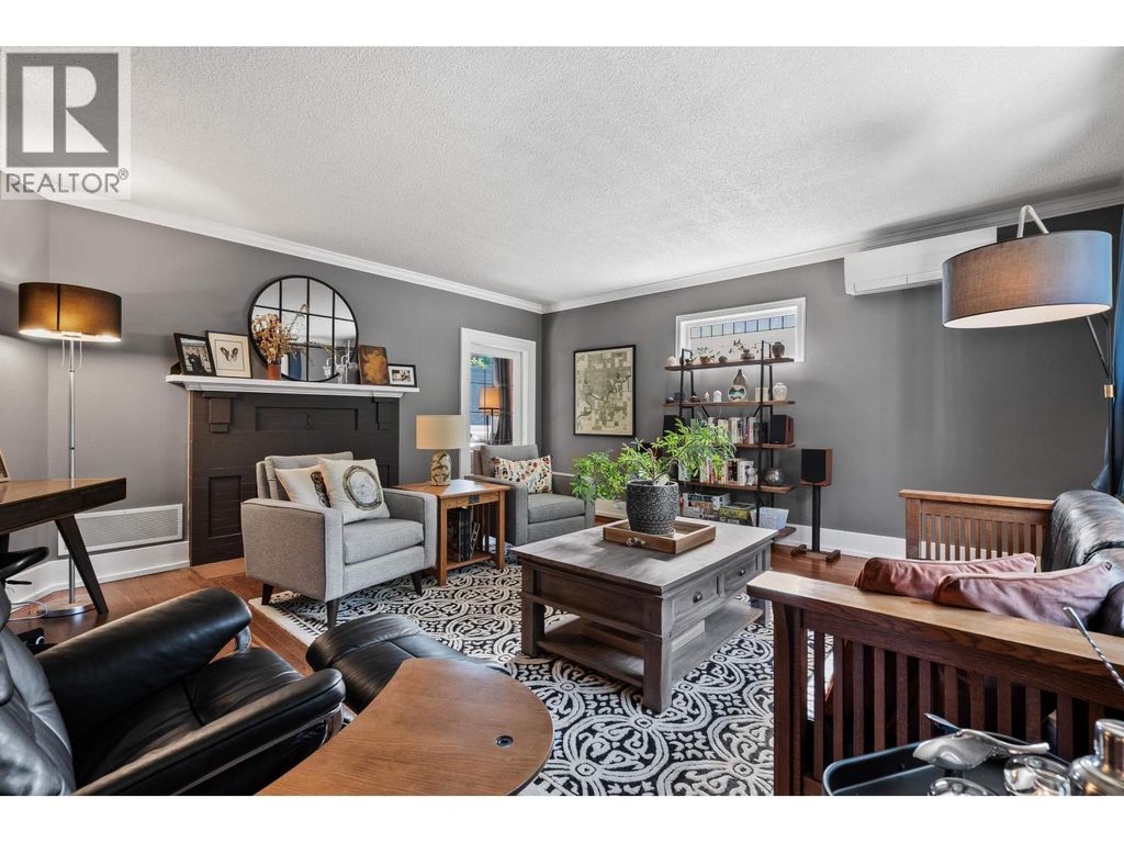 617 Fifth Street, New Westminster