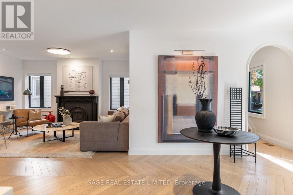 6 Westrose Avenue, Toronto (kingsway South)