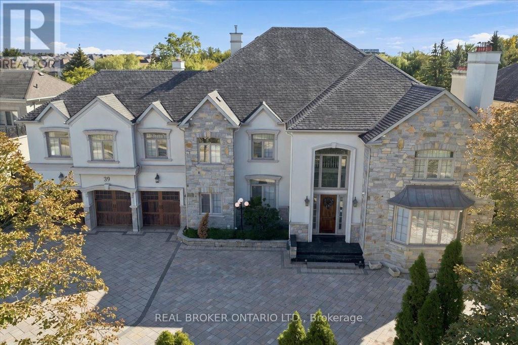 39 Dewbourne Avenue, Richmond Hill (bayview Hill)