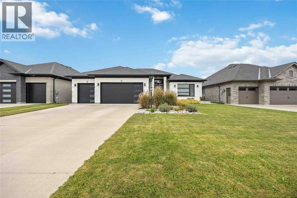 3489 Timber Ridge Road, Plympton-Wyoming