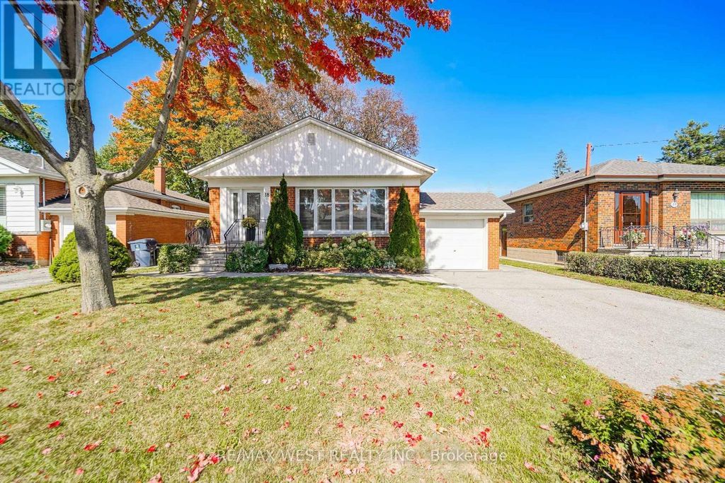 18 Nashland Avenue, Toronto (princess-Rosethorn)