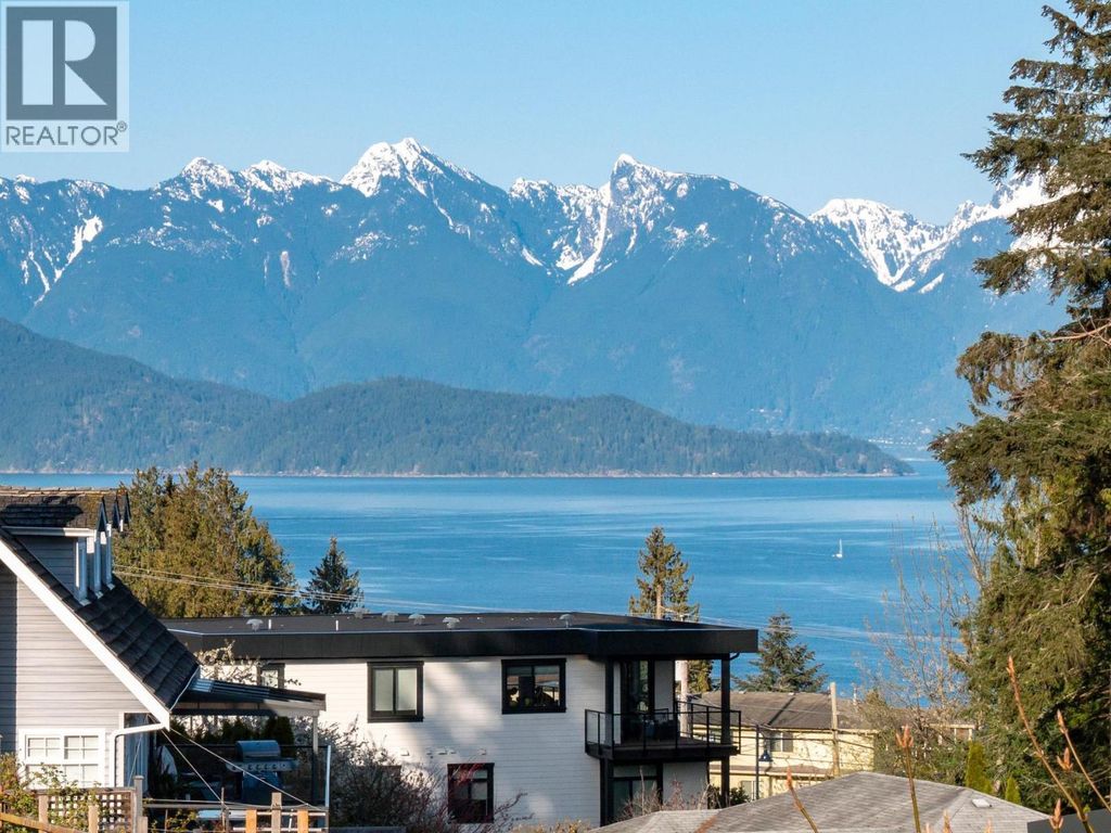 496 Spyglass Place, Gibsons