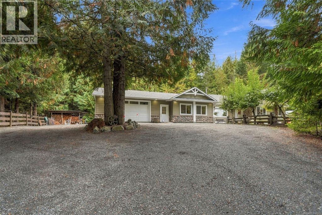 1580 Meadowood Way, Qualicum Beach