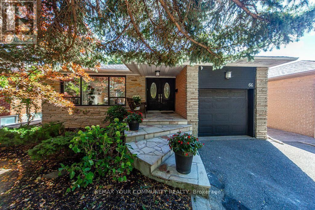 66 Decarie Circle, Toronto (eringate-Centennial-West Deane)