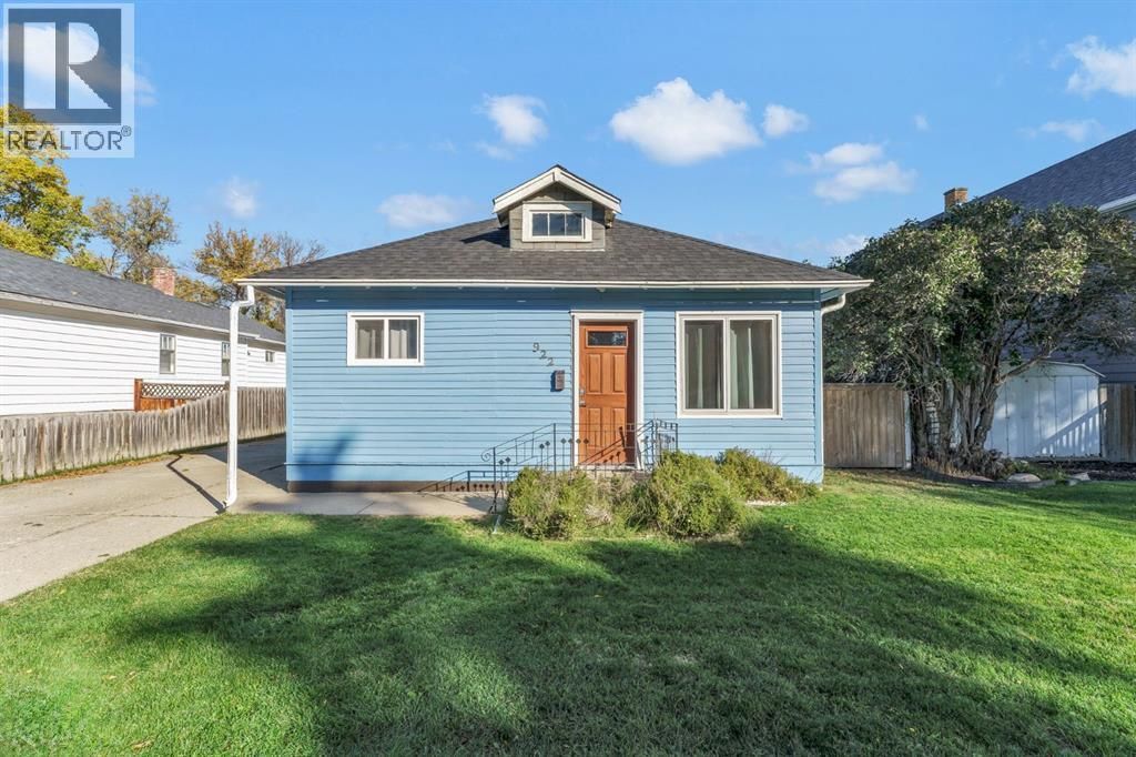 922 4 Street Se, Medicine Hat