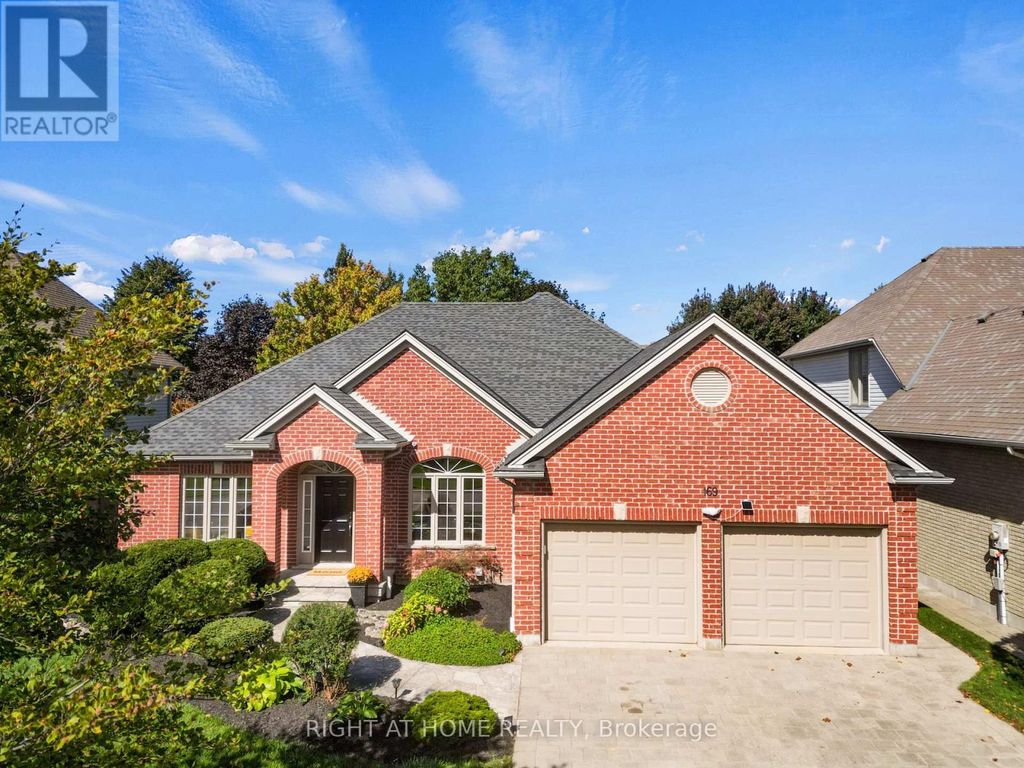 169 West Rivertrace Walk, London North (north R)