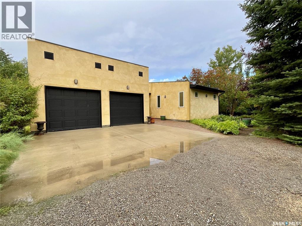 1 Pompano Bay, Pilot Butte