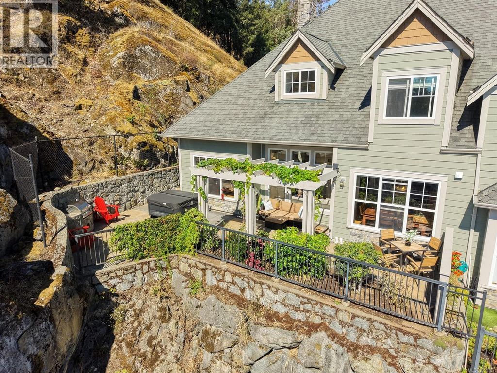 102 945 Bear Mountain Pkwy, Langford