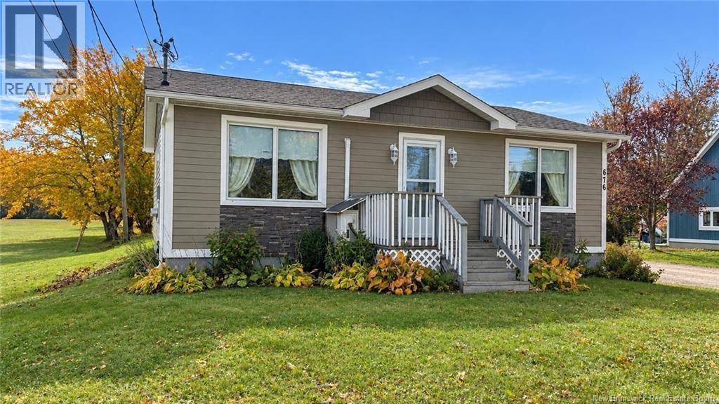 676 St-pierre O Boulevard, Caraquet