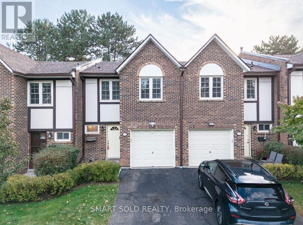 32 - 2120 Rathburn Road E, Mississauga (rathwood)