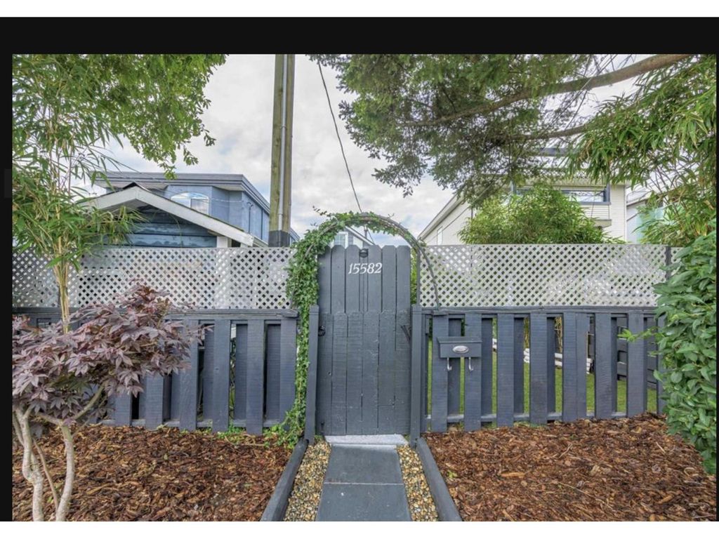 15582 Victoria Avenue, White Rock