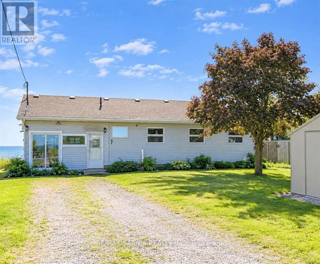18200 Erie Shore Drive, Chatham-Kent (blenheim)
