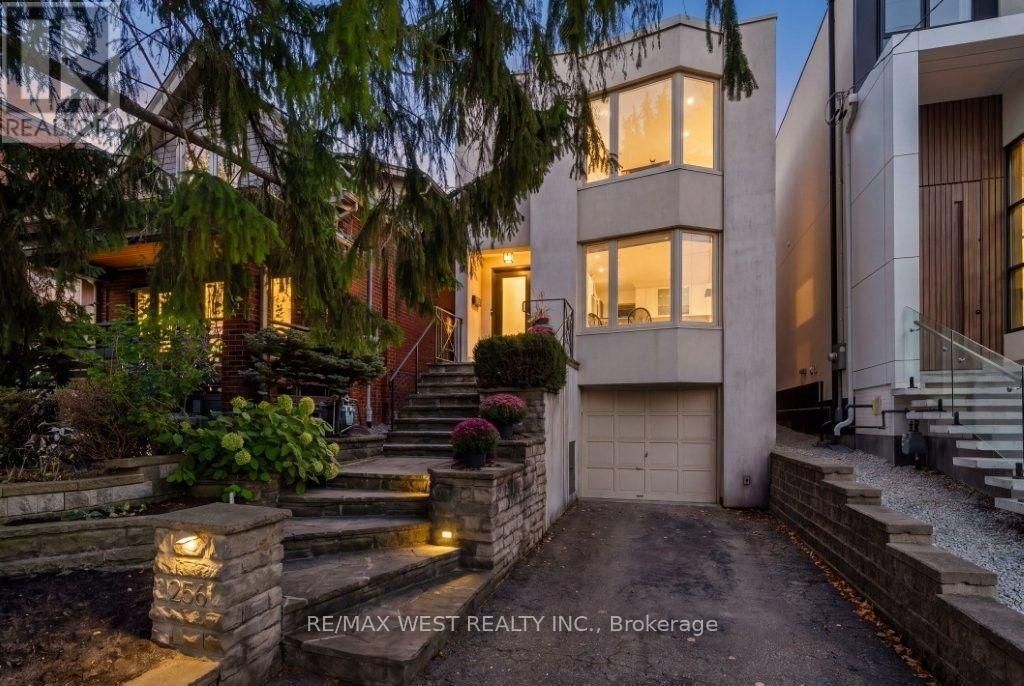 256 Erskine Avenue, Toronto (mount Pleasant East)