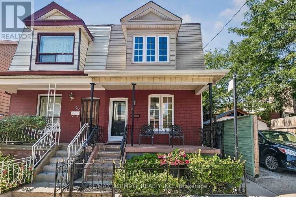 28 Mechanics Avenue, Toronto (little Portugal)