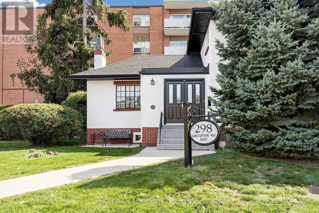 298 Lakeshore Road E, Mississauga (port Credit)