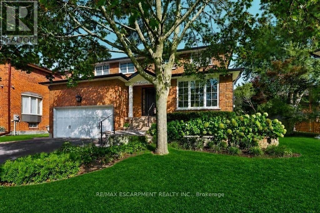 126 Wanita Road, Mississauga (port Credit)