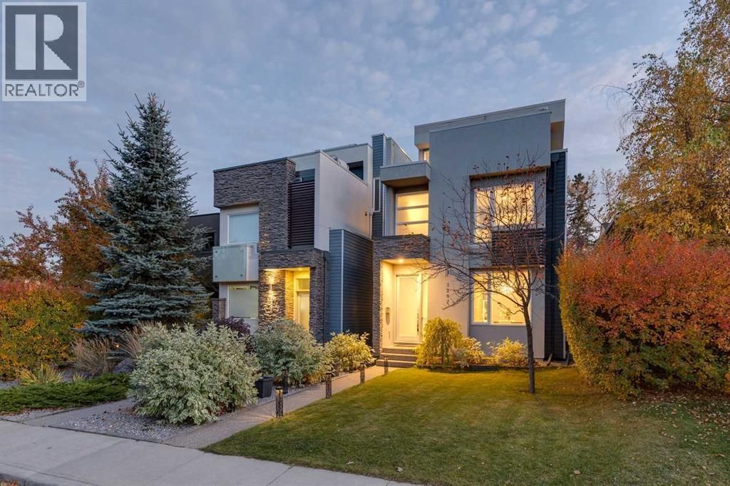 2207 32 Avenue Sw, Calgary