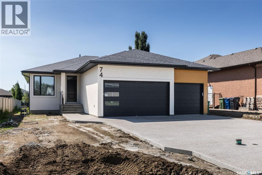 74 Emerald Ridge E, White City