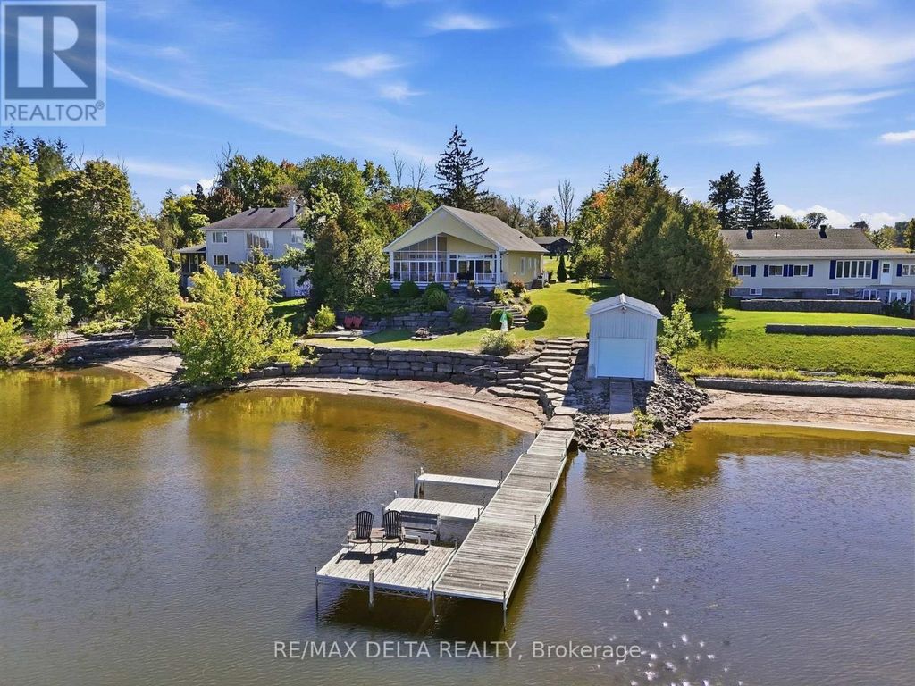 2416 Bay Road, Champlain