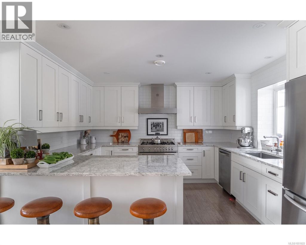 1045 Ravensbourne Lane, Qualicum Beach